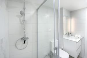 Koupelna v ubytování Amazing spacious 1 bedroom flat with Ocean view, 311, Ponderosa