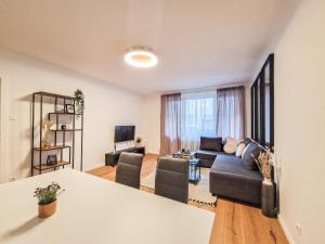 Зона вітальні в FeelHome - Design Apartment - Kitchen - Kingbed - Smart TV