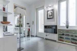 A kitchen or kitchenette at S. Ambrogio Square