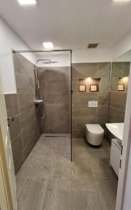 Ένα μπάνιο στο 3 Zimmer Wohnung - Keine Party Wohnung ! 6 Personen
