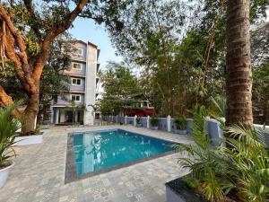 Bazén v ubytování Serenova by Dia Hotels nebo v jeho okolí