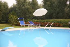 Bazén v ubytování Agriturismo la Casetta nebo v jeho okolí