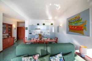 Η κουζίνα ή μικρή κουζίνα στο Casa Gabry in Lone of Amalfi
