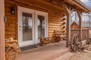 Fotografie z fotogalerie ubytování Lil' Treehouse Cabin v destinaci Ridgedale