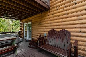 Balkón nebo terasa v ubytování Lil' Treehouse Cabin