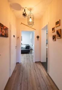 Postel nebo postele na pokoji v ubytování Ferienwohnung Mitten im Pott