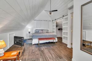 Postel nebo postele na pokoji v ubytování Blue Moon Cottage