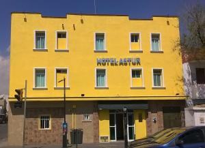 Budova, kde se hotel nachází + 37 fotografií