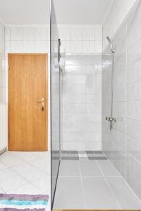 Kúpeľňa v ubytovaní Apartments Lovric with sea view + 33 fotografií
