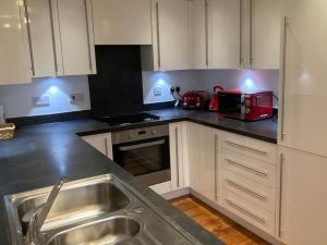 Gallery image of Superb Apartment CR0 in Croydon