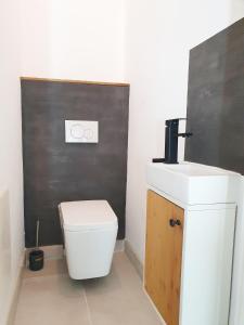 Ένα μπάνιο στο Larco Trieste studio living 3