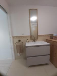 Kúpeľňa v ubytovaní Luminoso Apartamento Cantón