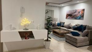 Posezení v ubytování Luxury Family Appart 7 Pers - CheckPoint - Oujda Center