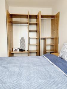 Postel nebo postele na pokoji v ubytování Otto Residences City Center 216