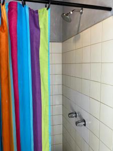 Hostel Iguana Azul tesisinde bir banyo