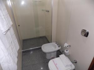 Ванная комната в Mirador Rio Copacabana Hotel