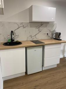 Kuchyňa alebo kuchynka v ubytovaní Studio centre ville cannes