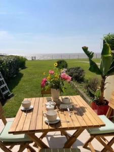 Κήπος έξω από το Studio-terrasse 3* bord de mer Châtelaillon plage +9 φωτογραφίες