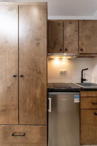 Galazia Boutique Apartments的厨房或小厨房