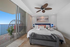 Sapphire Oasis- Heavenly Ocean View and Resort客房内的一张或多张床位