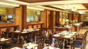Avari Towers Karachi餐厅或其他用餐的地方