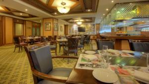 Avari Towers Karachi餐厅或其他用餐的地方