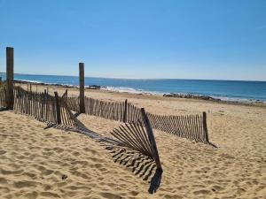 ブルティニョール・シュル・メールにあるMaison Bretignolles-sur-Mer, 3 pièces, 6 personnes - FR-1-231-188の海岸塀