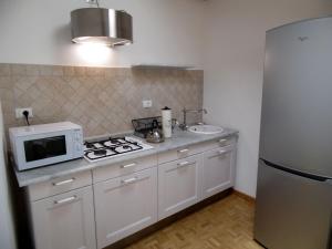Kuchyň nebo kuchyňský kout v ubytování Apartment in Vello by Lake Iseo Beach