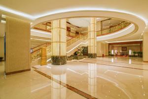 Lobbyen eller receptionen på Avic Hotel Beijing
