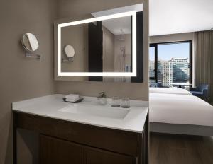 Postelja oz. postelje v sobi nastanitve Four Points by Sheraton Suwon