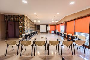 Konferenční prostory v ubytování La Mesteceni & Loc cu Stări de Bine, SPA adult only + 37 fotografií