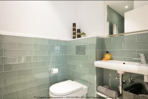 Kúpeľňa v ubytovaní Catalonia Square Terrace & 5 bathrooms 5BD-5BTH + 8 fotografií