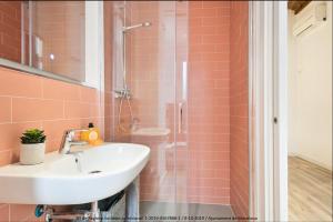 Kúpeľňa v ubytovaní Catalonia Square Terrace & 5 bathrooms 5BD-5BTH