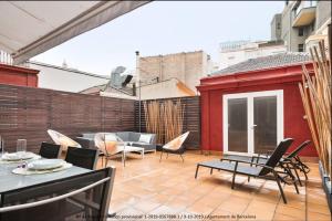 Posedenie v ubytovaní Catalonia Square Terrace & 5 bathrooms 5BD-5BTH