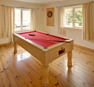 Billiards table sa Glencarrig B&B