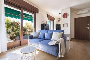 A seating area at enJoy Home - Attico con idromassaggio e garage - zona Sant'Antonio