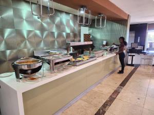 Comida no hotel ou em algum lugar perto