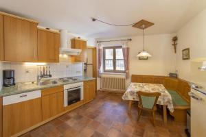 Kuchyň nebo kuchyňský kout v ubytování Ferienwohnung Nöß