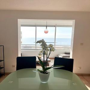 Zdjęcie z galerii obiektu Charmant T3 vue mer, moderne et tout équipé w mieście Valras-Plage