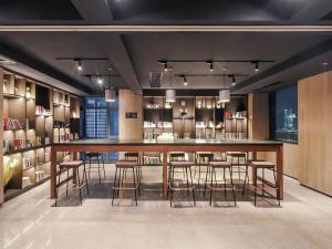 Lounge atau bar di Atour S Hotel Chongqing Jiefangbei Hongyadong Riverview