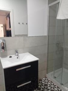 Kúpeľňa v ubytovaní Planeta Cadiz Hostel