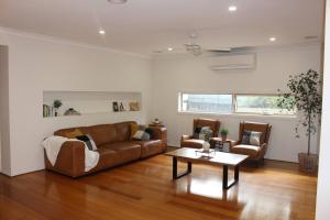 Devon MeadowsGuesthouse In Botanic Ridge.的相册照片