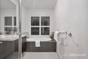 Devon MeadowsGuesthouse In Botanic Ridge.的相册照片