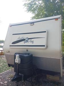 Imagen de la galería de Lakeshore Glamping Camping 239, en Portage