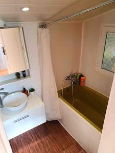 Fotografia z galérie ubytovania Maisonette au calme v destinácii Marseille