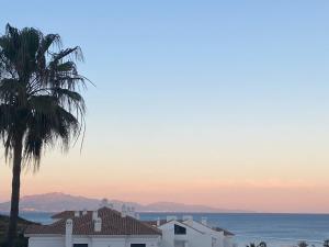 Fotografia z galérie ubytovania 3 Bedroom apartment with beautiful sea views v destinácii Manilva