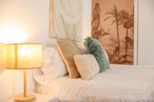 Posteľ alebo postele v izbe v ubytovaní IMMOGROOM - Best place in Cannes Center - AC - 5 min from beaches