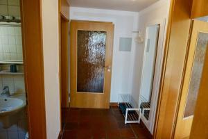 Koupelna v ubytování Ruhige 2-Zimmer Wohnung m.Terrasse,Nähe Uni-Klinik + 22 fotografií