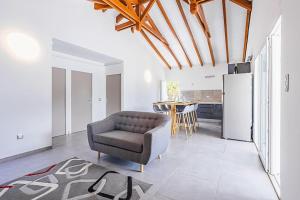 Kuchyň nebo kuchyňský kout v ubytování villa de prestige Anse ka'nel