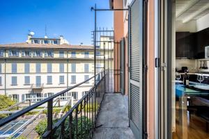 A balcony or terrace at Napoleone's Nest - Elegant and Central